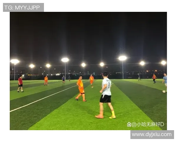 聚焦33号足球星闪耀绿茵场解析他如何以实力与智慧征服世界 聚焦33号足球星闪耀绿茵场解析他如何以实力与智慧征服世界